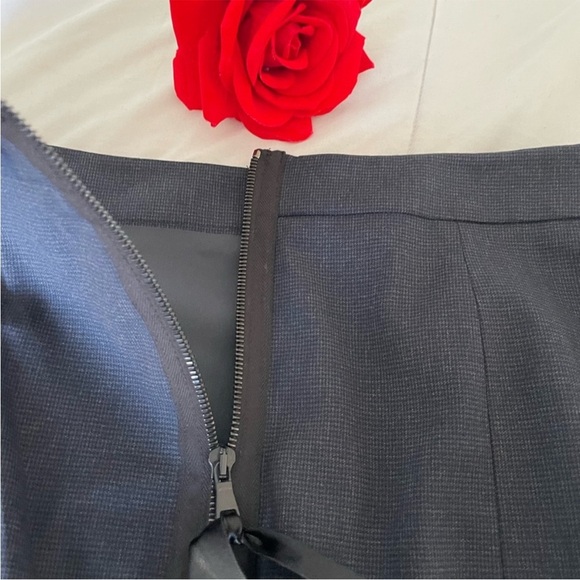 Red Valentino blue black back zip skirt - Picture 5 of 11